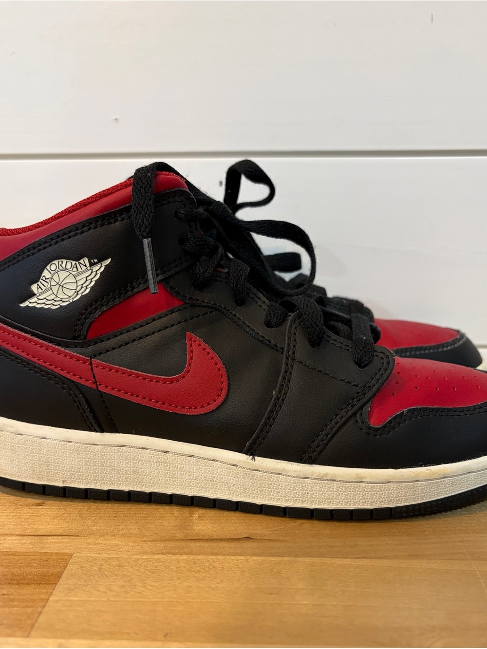 Jordan Kids  Sneakers in Black and Red